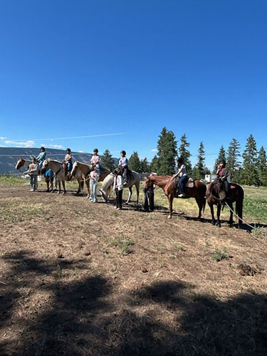 Our trail rides begin with a pracctice session where you will learn the rudiments of controlling a horse's movements.