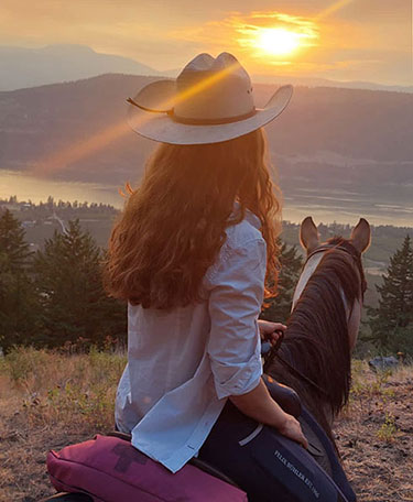 Okanagan Stables offers a wonderful custom ride for you to enjoy an amazing sunset over the Okanagan Valley.